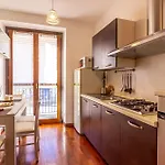 Guesthost - Comfy Near San Giovanni * كومو