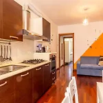 شقة Guesthost - Comfy Near San Giovanni كومو