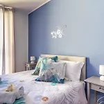Guesthost - Comfy Near San Giovanni شقة كومو
