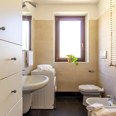 Apartment Guesthost - Comfy Near San Giovanni *