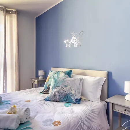 Guesthost - Comfy Near San Giovanni Lägenhet Como