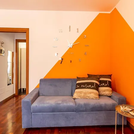 Guesthost - Comfy Near San Giovanni *
